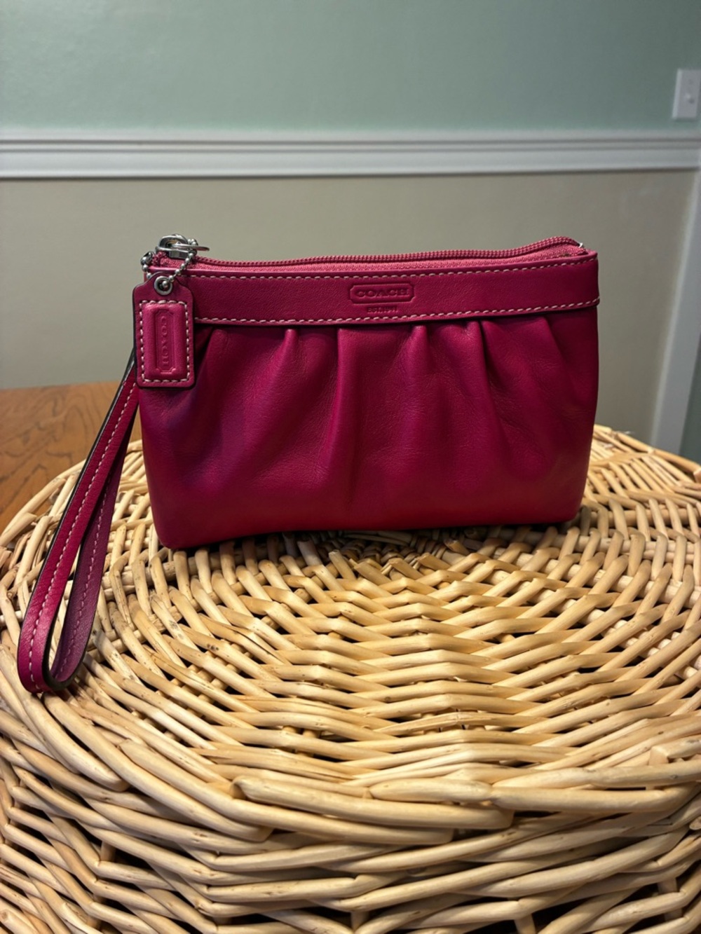 Coach Vintage Leather Ruched Front Fusica
Coach Canvas Signature Tan Wristlet